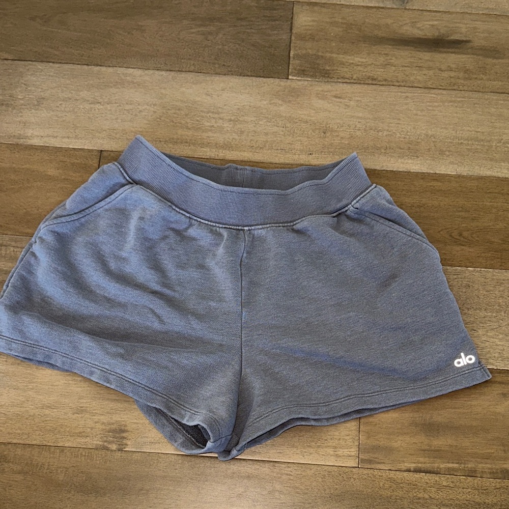 ALO Yoga Women's Athletic Shorts washed grey ( worn once) size small